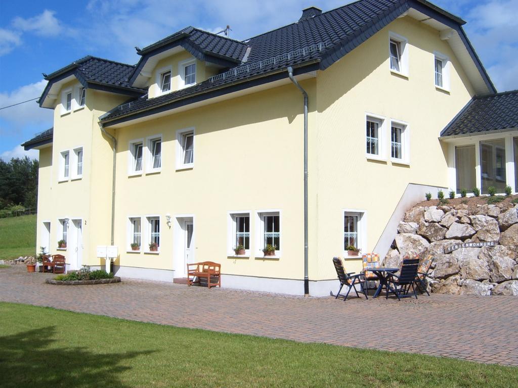Ferienwohnung Mastiaux Mirbach Luaran gambar